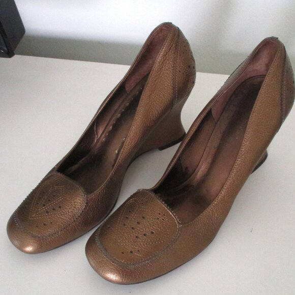 BCBGirls Womens Copper Leather Pump w/3" Wedge Heel - Size 10M or 40 EUR - Picture 8 of 9